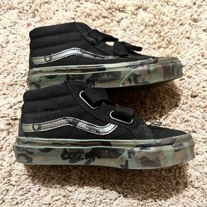 VANS Little Boys Size 13 Black with camo